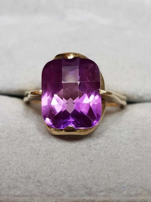 9ct Yellow Gold Purple Topaz Ring