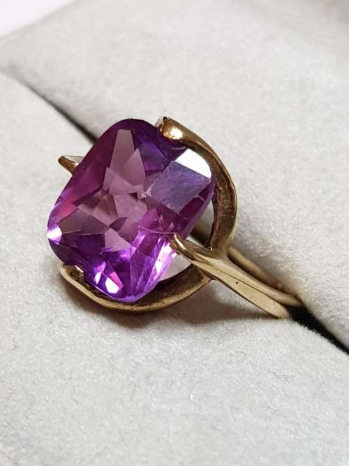 9ct Yellow Gold Purple Topaz Ring