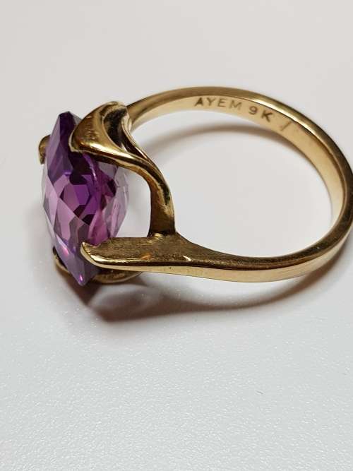9ct Yellow Gold Purple Topaz Ring