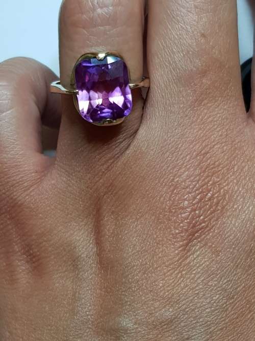 9ct Yellow Gold Purple Topaz Ring