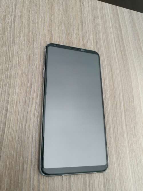 LG V30+ 128GB smartphone with extras