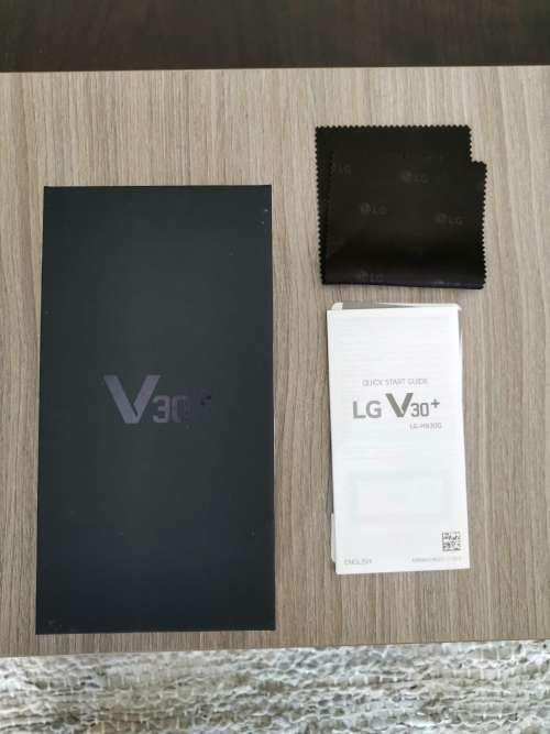 LG V30+ 128GB smartphone with extras