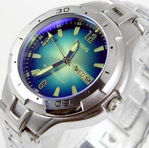 BRAND NEW - LORUS Men's Watch with Day / Date Calendar