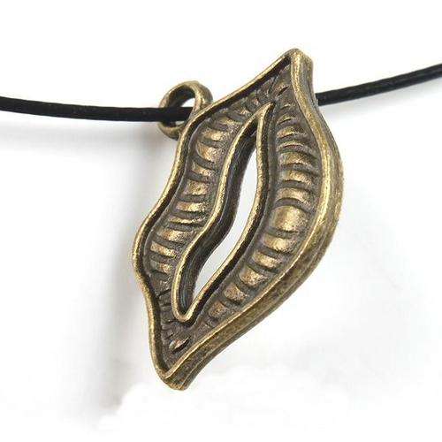 Bronze Charms - Lips - 24 x 19mm