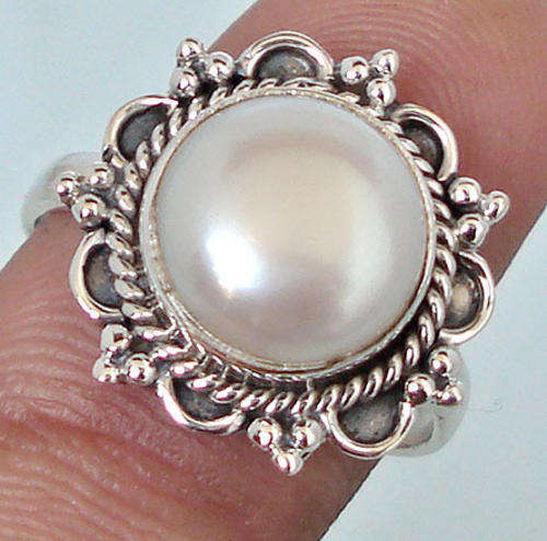 Elegant  Pearl and Solid 925 Sterling Silver Ring Sz 7