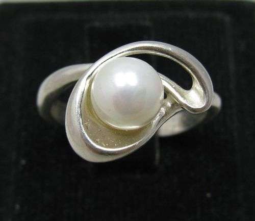 6mm synthetic Pearl & 925 Solid Sterling Silver Ring Sz 7