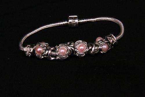 ****EXQUISITE**** Authentic 925 Sterling Silver Pandora Bracelet with Faux Pearl Beads