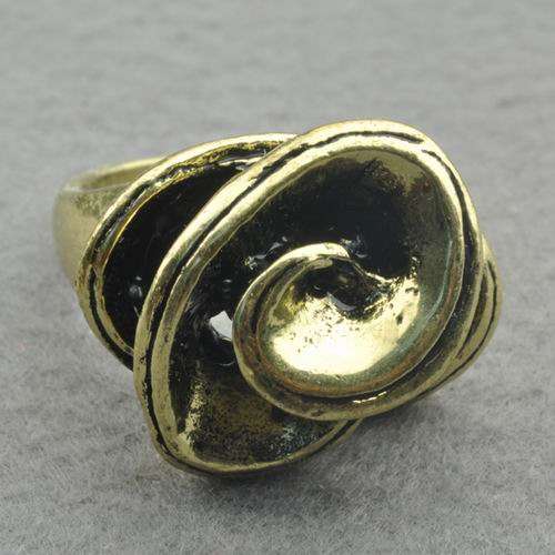 Retro Copper Cocktail Ring - size 9 (R1/5)