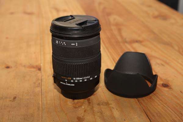 Sigma 18-200mm f/3.5-6.3 DC Lense (Canon Mount)  - in Mint condition