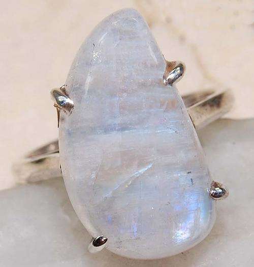 Magnificent Rainbow Moonstone & Solid 925 Sterling Silver Ring (7.5) (O1/2)