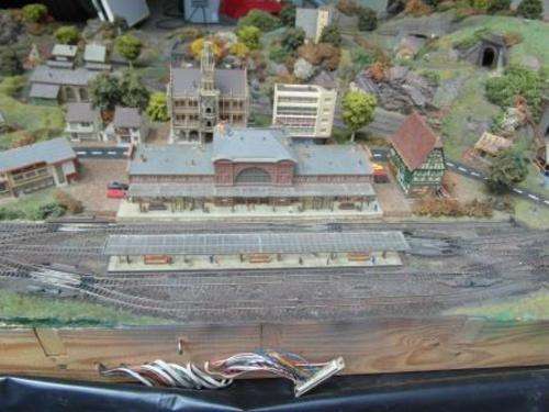 Detailed layout view - front