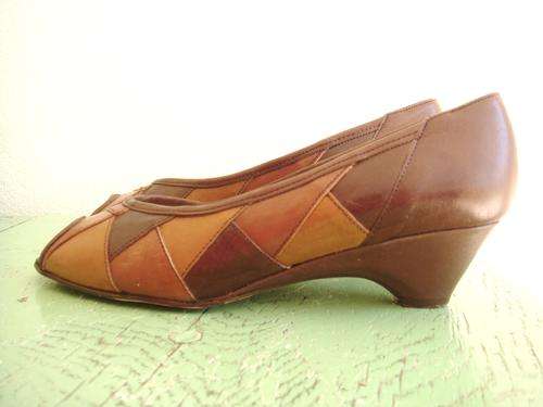 Vintage Genuine Leather Hush Puppies shoes size 4