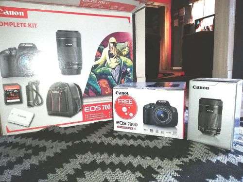 Canon Eos 700D Twin Lens