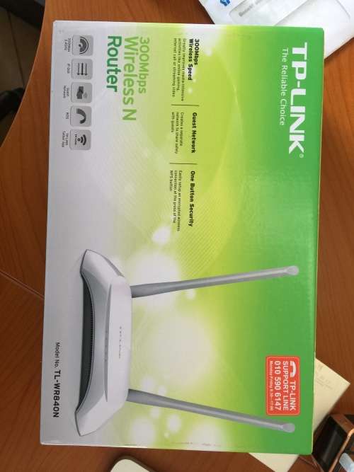 TP LINK ROUTER - LIKE NEW , used for only 3 days