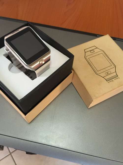 Brand new - Smart Watch phone  ( unwanted gift ) +3g +sim slot