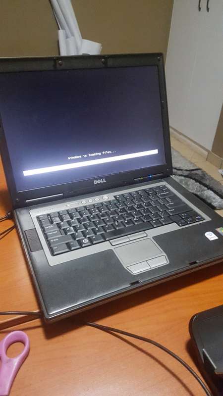 DELL - LATITUDE 830( wide screen ) NOT WORKING ... ( AS IS ) intel centrino