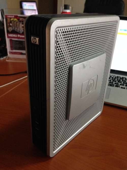 BLACK FRIDAY BARGAIN !!HP SLIM DESKTOP  - THIN CLIENT - tiniest desk top ( very nice )