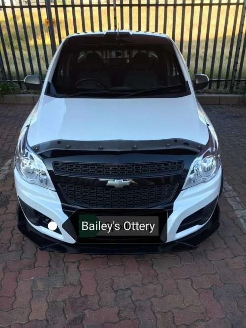 Gloss Black Aggressive Front Spoiler for Chevrolet and Corsa Utility