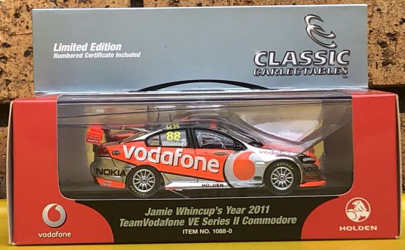 Holden Commodore VE Series 2, 2011 V8 Supercars Championship (#88, Jamie Whincup)