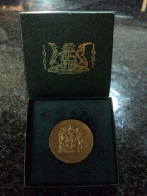 1961 1981 Bronze 20 years of Republic of South Africa Medallion