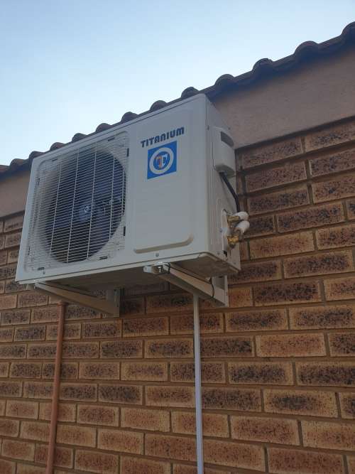 12000BTU Titanium Airconditioner complete set indoor & outdoor with 3 meter copper pipes