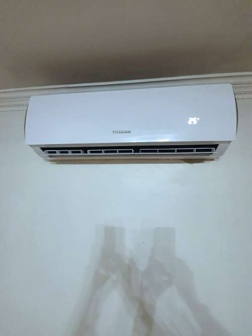 12000BTU Titanium Airconditioner complete set indoor & outdoor with 3 meter copper pipes