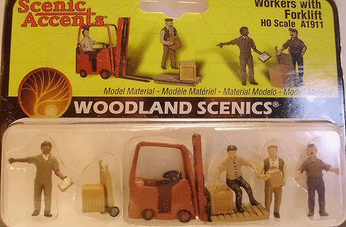 WOODLAND SCENIC - WORKERS WITH FORKLIFT NEW