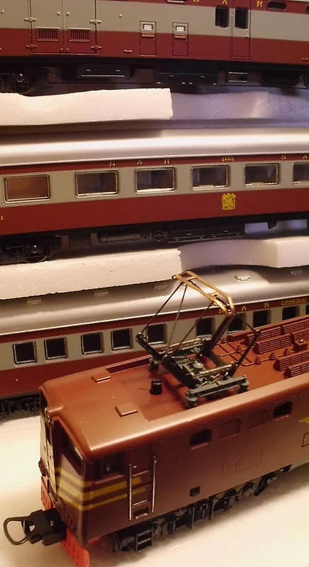 LIMA HO # 149744 SAR/SAS TRANS KAROO PASSENGER SET ***BOXED***