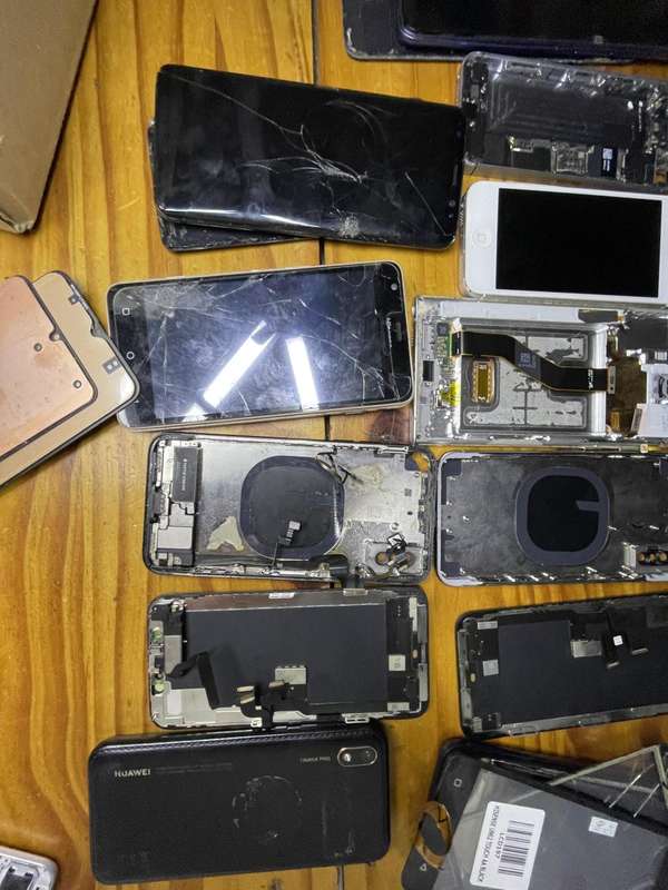 Job Lott: Lots of phone spares