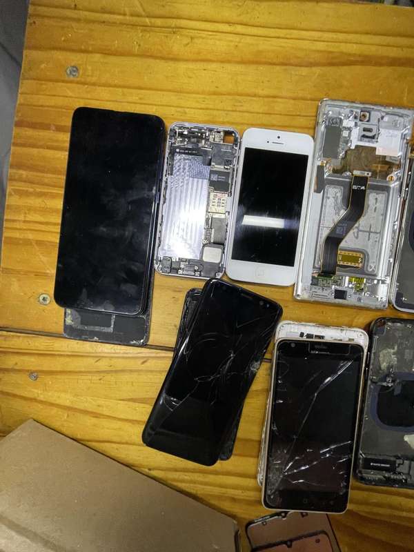 Job Lott: Lots of phone spares