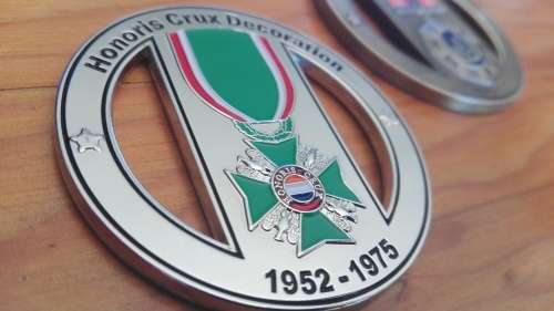 Honoris Crux Remembrance Coin