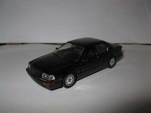 AUDI V8