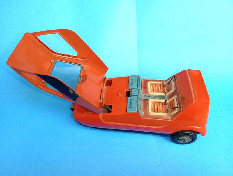 Bandai Bond Bug Tin Toy
