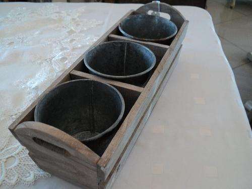 3 Tin Holder