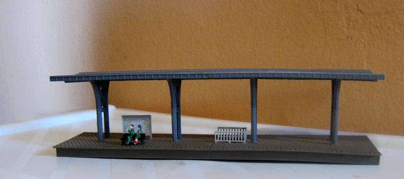 Quick Auction!! 38B - Heljan - Modern Station Platform with Subway - HO