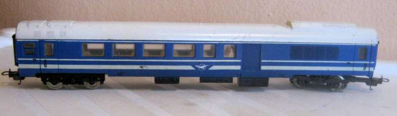 Lima - Blue Train Composite Coach - HO