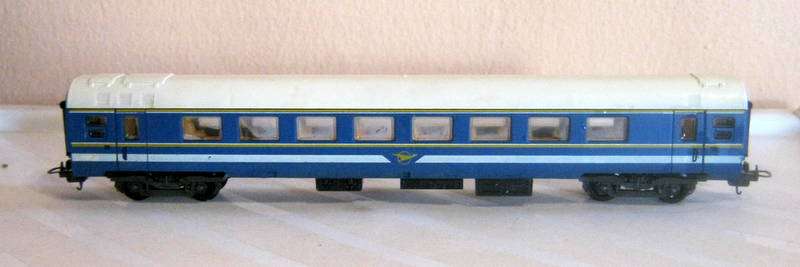 Lima - Blue Train Open Plan Coach - HO