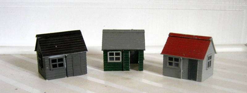 Job Lot - Pitched Roof Trackside Huts x 3 - HO/OO