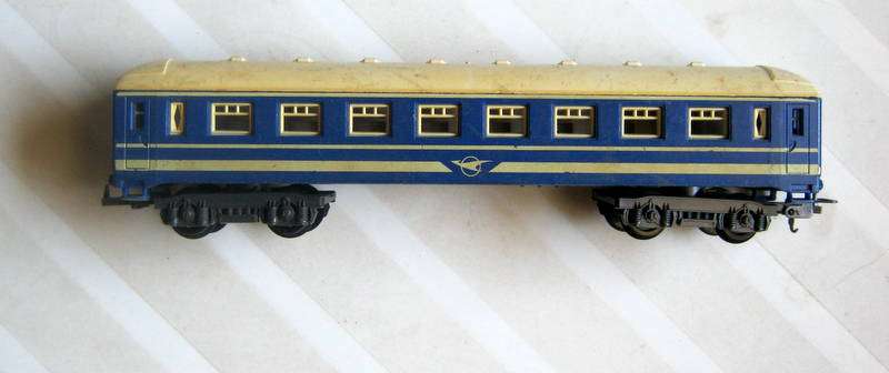 Quick Auction - Railroom Clearout! - Lima - SAR Junior Blue Train Coache  - HO