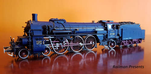 Rare Lilliput Loco V1001 & 5 x Rheingold Coaches