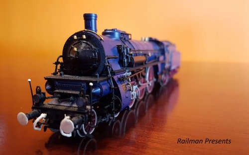 Rare Lilliput Loco V1001 & 5 x Rheingold Coaches