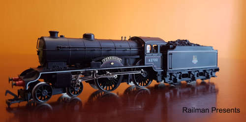 Hornby BR 'Yorkshire 62700' (2-4-0) Loco & Tender, Plus 6 x Vintage Tankers OO Gauge