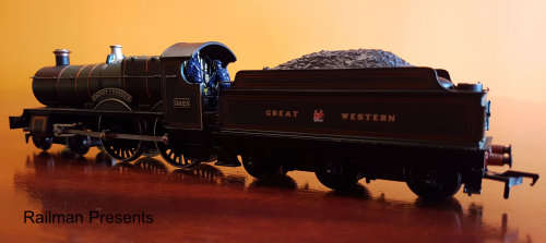 Hornby 'County of Denbigh' GWR 1-76 Loco (4-4-0) & tender - Plus 4 Clerestory Coaches