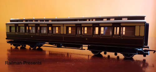 Hornby 'County of Denbigh' GWR 1-76 Loco (4-4-0) & tender - Plus 4 Clerestory Coaches