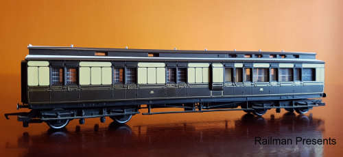 Hornby 'County of Denbigh' GWR 1-76 Loco (4-4-0) & tender - Plus 4 Clerestory Coaches