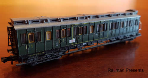 2 x DB Clerestory Type Coaches (Job Lot)