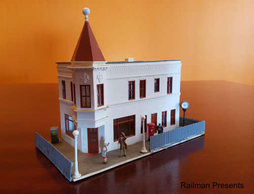 European Corner Cafe and Flats - HO Gauge