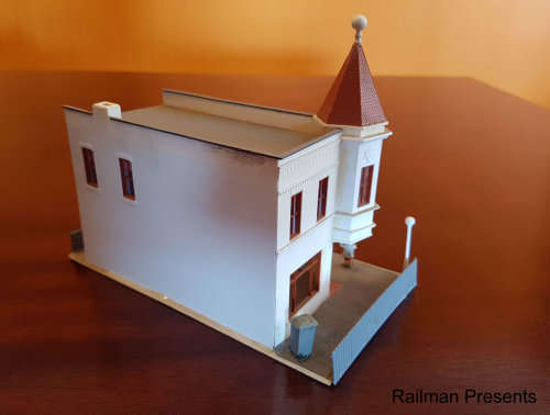 European Corner Cafe and Flats - HO Gauge