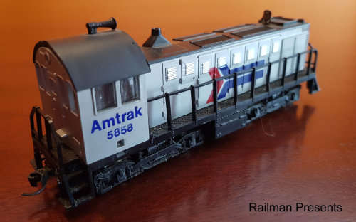 Mehano Amtrak Switcher Loco Running No 5858 - HO Scale