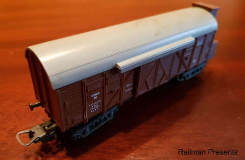 Lima Sliding Door Box Van & Guards Cabin - HO Scale